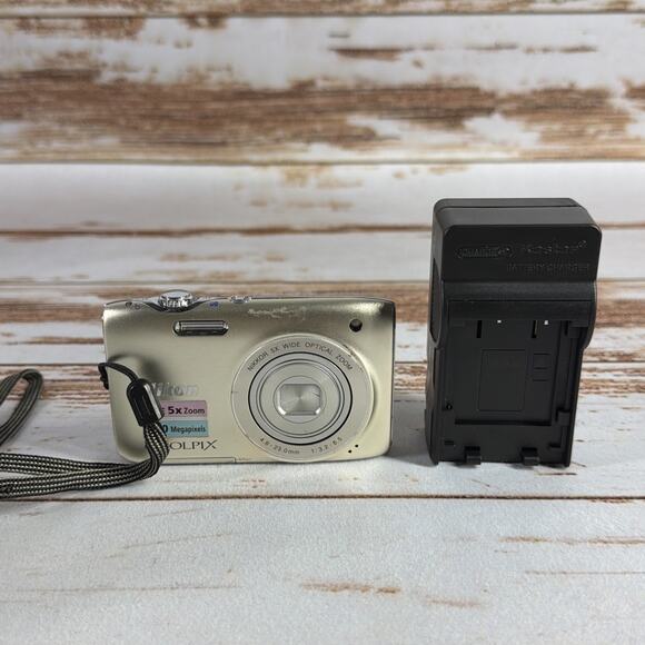 Nikon COOLPIX S3100 14MP Digital Camera – Gold – Tested – Charger & Battery - Picture 1 of 7
